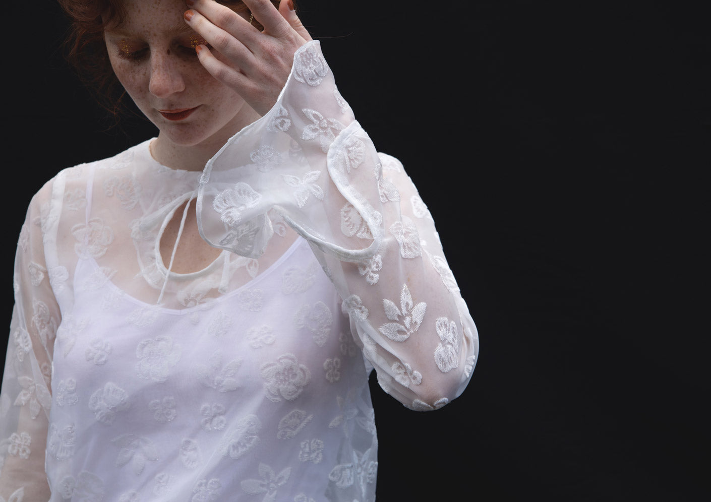 シフォンフラワーブラウス